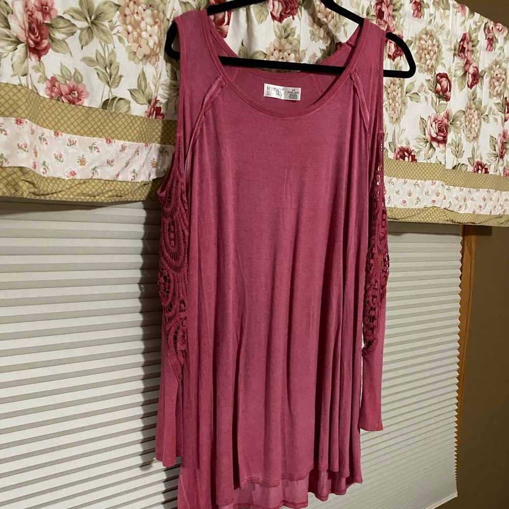Cute pink tunic with cold shoulders